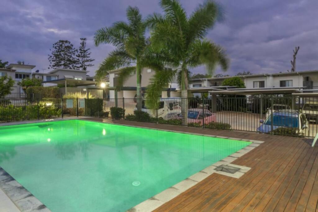 A Quiet Unit Overlooking A Reserve Petrie Extérieur photo